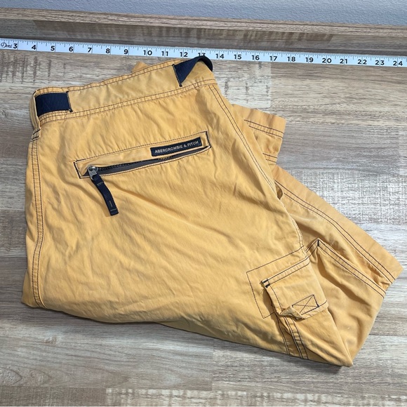 Abercrombie and Fitch Y2K Utility Baggy Belted Vintage Cargo Shorts Men M Yellow - Picture 1 of 12